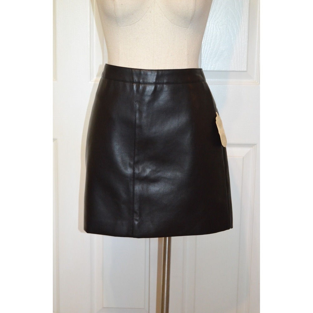 Nwt's Altar'd State Faux Leather Black Mini Skirt Womens Size L‎ Fashion Lined